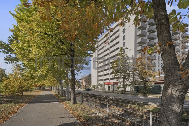 Doua camere, 77 mp, 20 mp terasa, etaj 4/10, se accepta credit, comision 0%, metrou